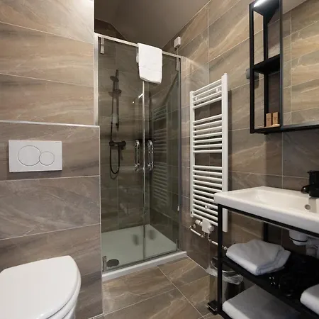 Arena Hotel 4*